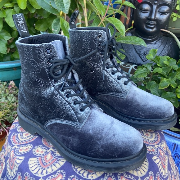 Rare Dr. Martens 1460 Brocade Velvet Paisley Boots - Picture 8 of 16
